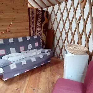  Hébergement de vacances Charmante Yourte Contemporaine France